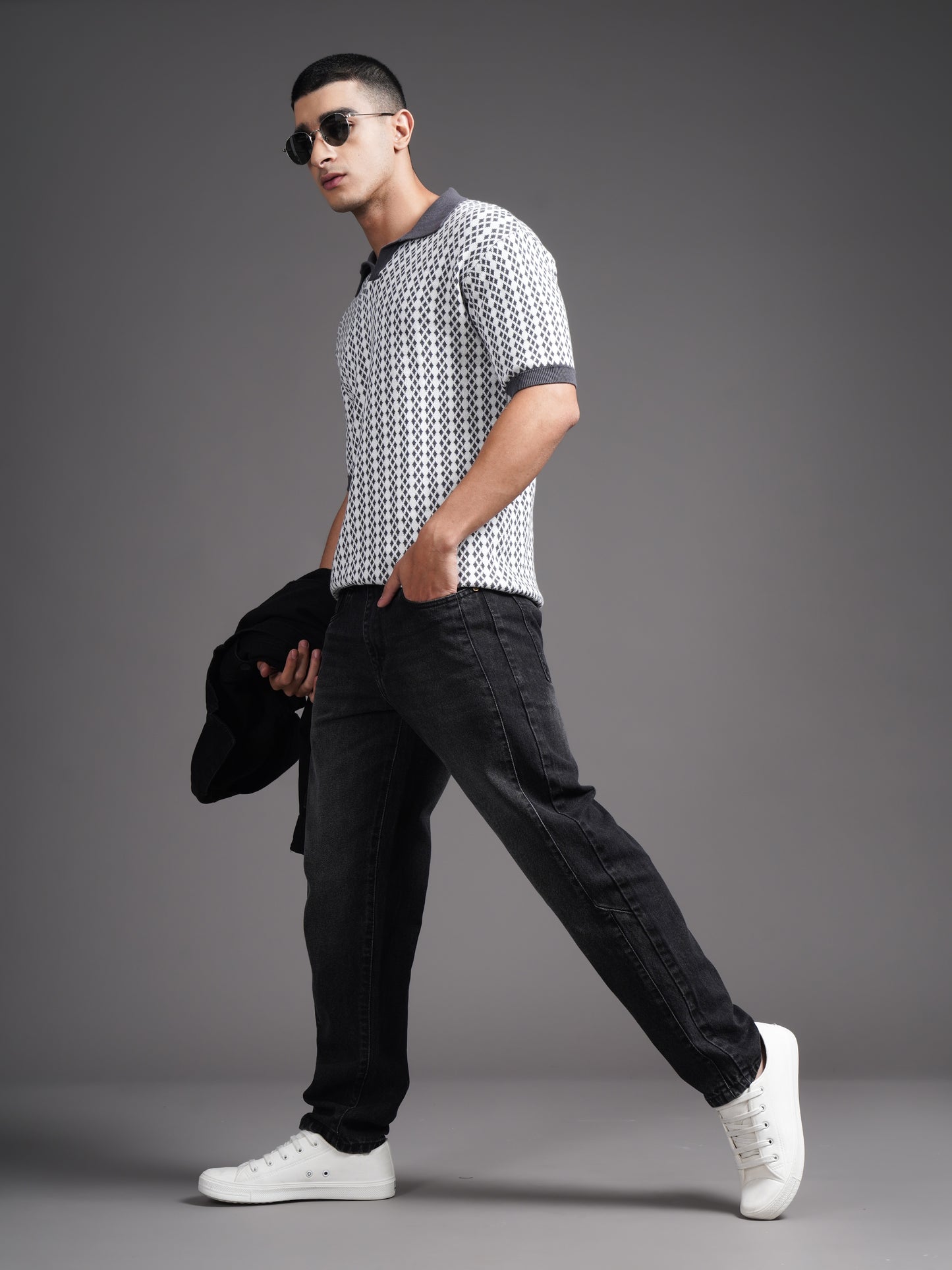 Trace Black Relax Tapered Jeans