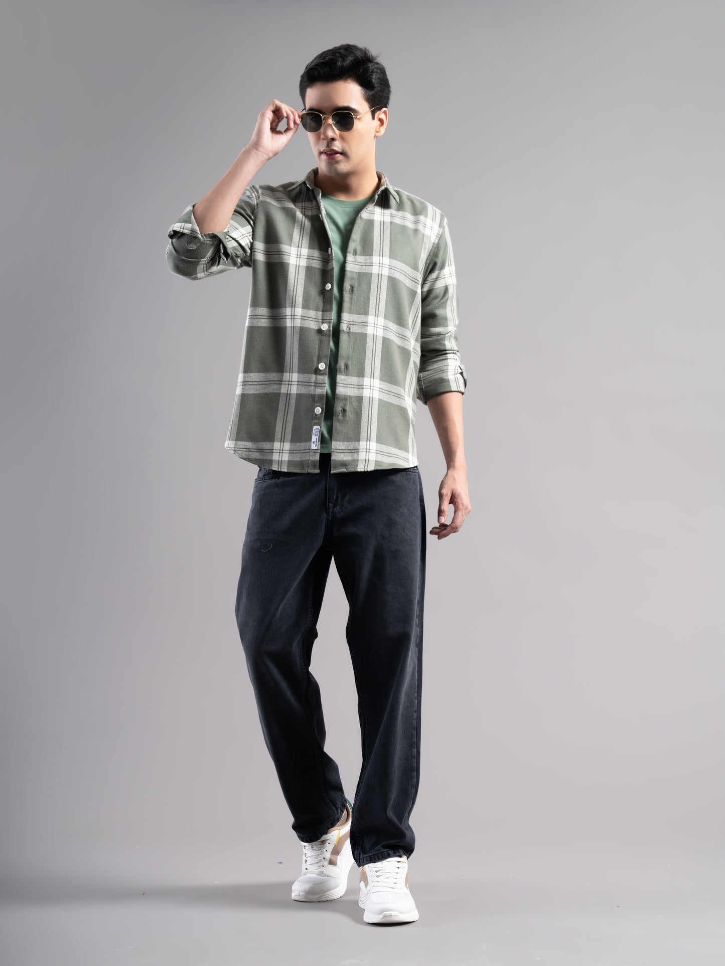 Avrik White Checks Shirt